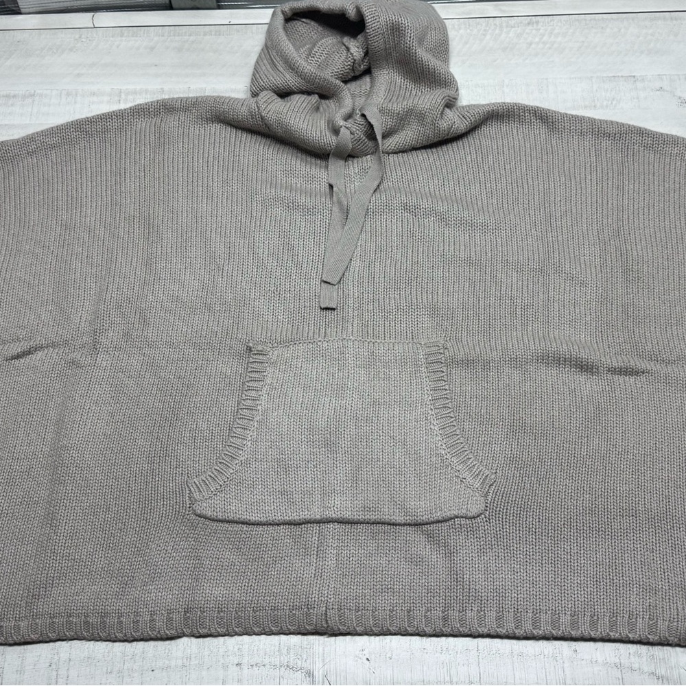 Martha Stewart cashmere sweater hooded poncho - Picture 3 of 3